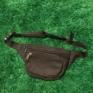 Black fanny pack